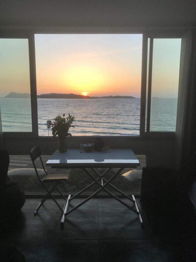 T2 Les Pieds Dans L Eau Vue Mer Apartment Six-Fours-les-Plages Luaran gambar